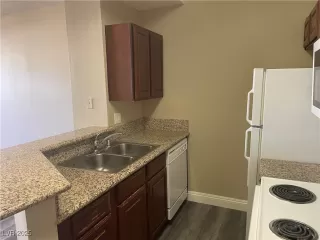 Photo #5: 2645861 Listing 