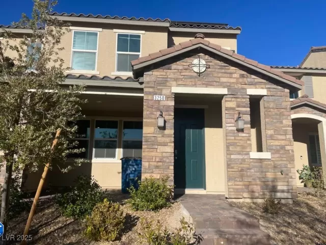 MLS: 2645889 Condo For Sale