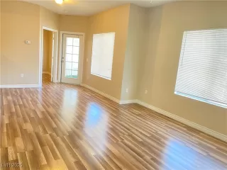 Photo #2: 2645919 Listing 