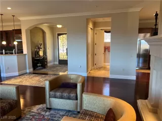 Photo #6: 2645926 Listing 