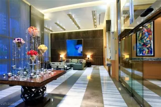 Photo #4: 2645951 Listing