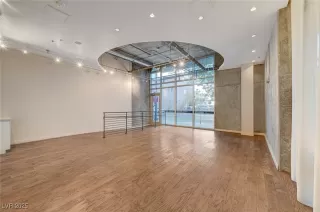 Photo #1: 2645962 Listing 