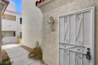 Photo #2: 2645978 Listing