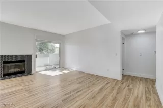 Photo #4: 2645978 Listing