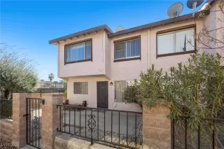 Photo #2: 2646006 Listing 