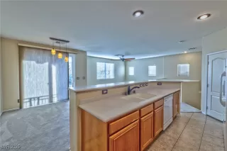 Photo #2: 2646065 Listing 