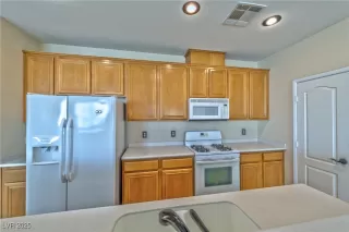 Photo #3: 2646065 Listing 