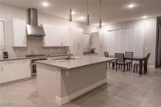 Photo #2: 2646090 Listing 