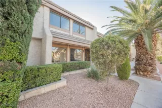 Photo #4: 2646105 Listing