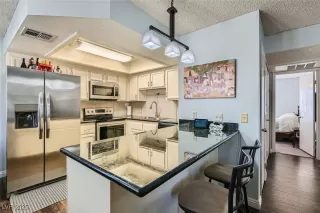 Photo #4: 2646175 Listing