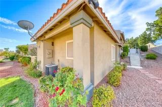 Photo #4: 2646199 Listing