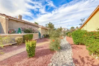 Photo #6: 2646199 Listing