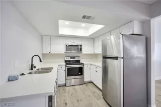 Photo #3: 2646203 Listing 