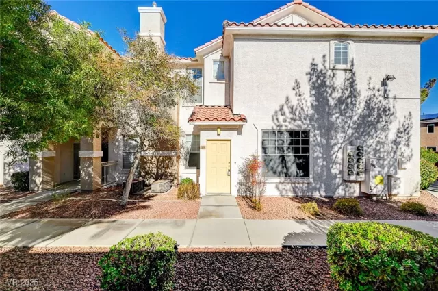 MLS: 2646242 Condo For Sale