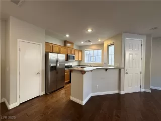 Photo #3: 2646250 Listing 