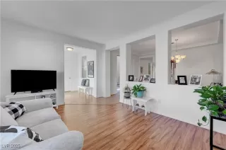 Photo #3: 2646256 Listing 