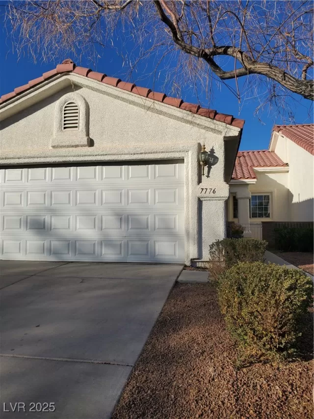 MLS: 2646262 Condo For Sale