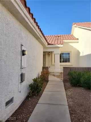 Photo #2: 2646262 Listing 