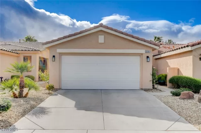 MLS: 2646307 Condo For Sale