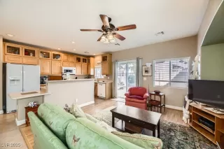 Photo #4: 2646327 Listing 