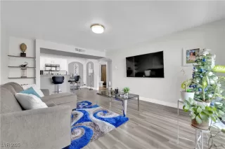 Photo #5: 2646351 Listing 