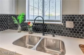 Photo #2: 2646358 Listing 