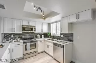 Photo #5: 2646358 Listing 