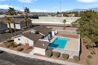 Photo #2: 2646378 Listing