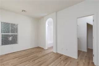 Photo #5: 2646387 Listing 