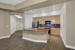 Photo #3: 2646398 Listing 