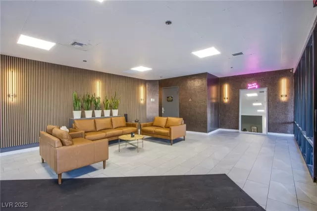 MLS: 2646422 Condo For Sale