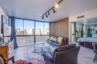 Photo #2: 2646422 Listing 