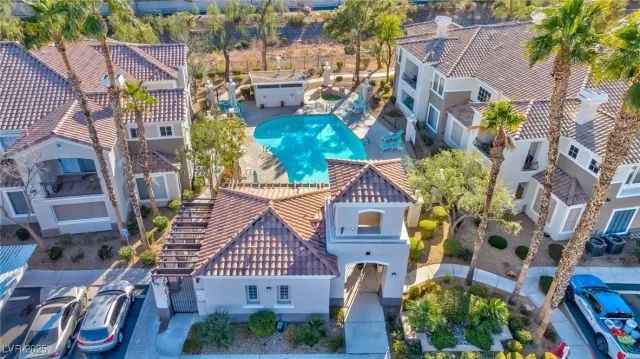 MLS: 2646425 Condo For Sale