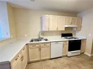 Photo #6: 2646429 Listing