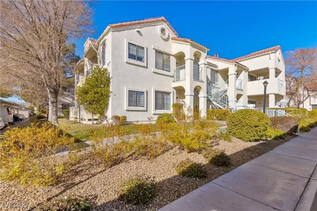 MLS: 2646432 Condo For Sale