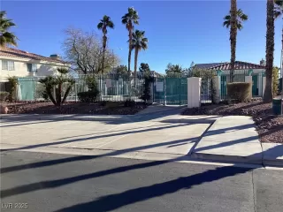 Photo #3: 2646617 Listing 