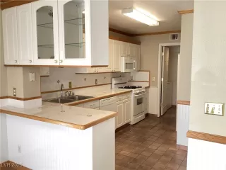 Photo #4: 2646617 Listing 