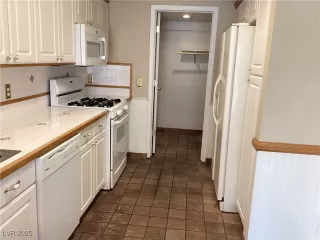 Photo #5: 2646617 Listing 