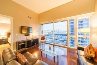 Photo #2: 2646642 Listing 