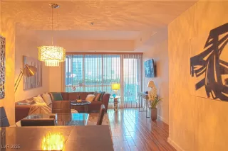 Photo #2: 2646650 Listing 