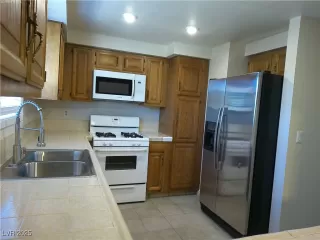 Photo #2: 2646683 Listing 