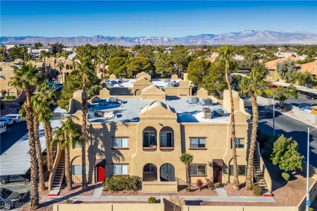 MLS: 2646686 Condo For Sale