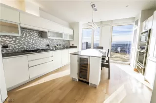 Photo #5: 2646688 Listing 