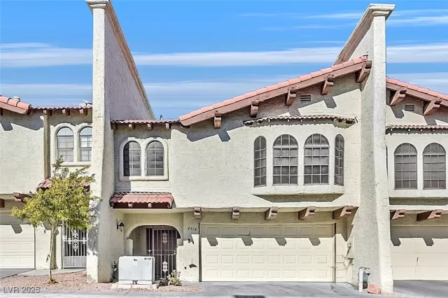 MLS: 2646709 Condo For Sale