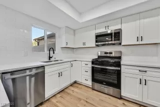 Photo #4: 2646709 Listing