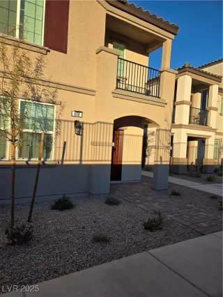 Photo #1: 2646728 Listing 