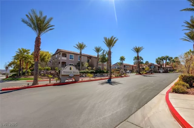 MLS: 2646762 Condo For Sale