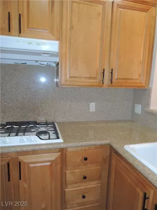 Photo #3: 2646788 Listing 