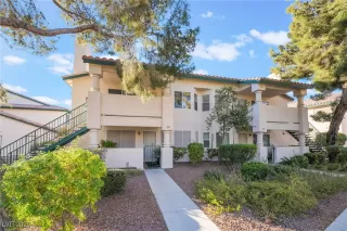 Photo #4: 2646801 Listing