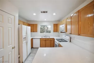 Photo #2: 2646818 Listing 